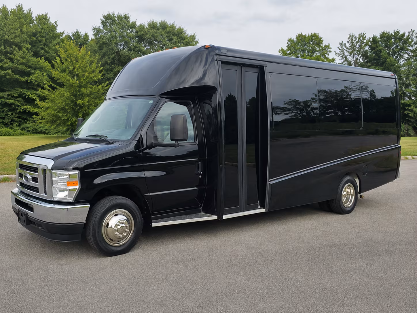 revere charter buses for concerts and shows